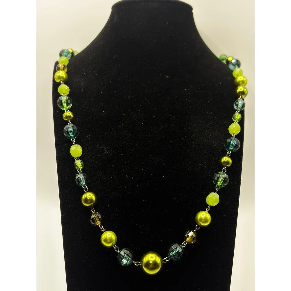 Candies Green Beaded Station Necklace Long Faux‎ Pearl Faceted Glass Style 34